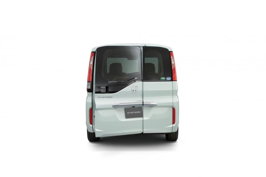  Honda StepWGN 2015 года  (фото 6 из 11)